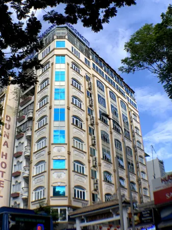 Saigonciti Hotel A Отели рядом с достопримечательностью «Dong Khoi Street»