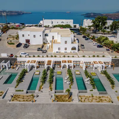 Numa Santorini Hotel berhampiran Pelabuhan Athinios
