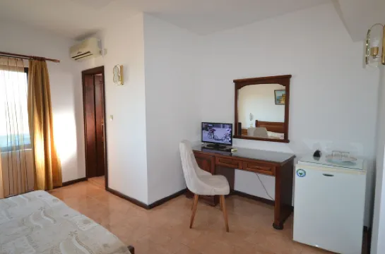 Hotel More - parking
