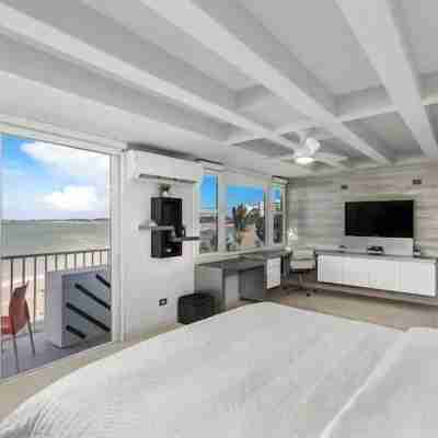 Amapola SeaSide Beach Front Apartment Rooms