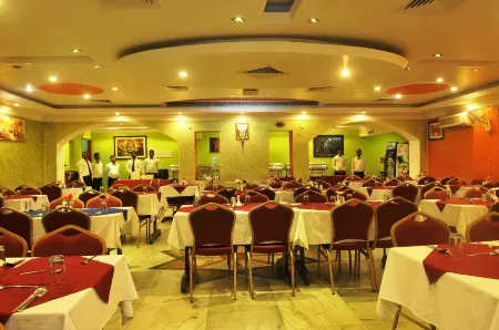 Hotel Taj Darbar Отели рядом с достопримечательностью «Statue of Buddha in Bodhgaya»