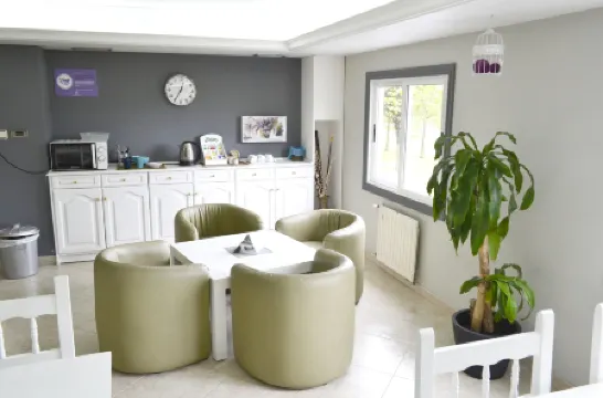 オスタル アルダ プエルタ コルニャ