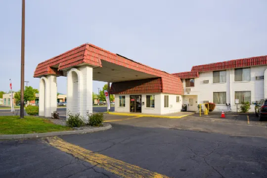 Hermiston Inn & Suites