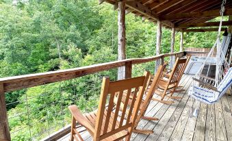 J Willy's Refuge 2 Bedroom Cabin by RedAwning