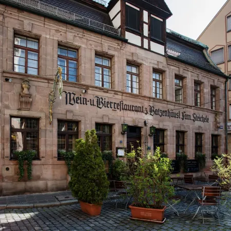 Steichele Hotel & Weinrestaurant Отели рядом с достопримечательностью «Фонтан Карусель брака»