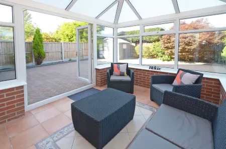 Ideal for Alton Towers, Staffordshire and the Peak District