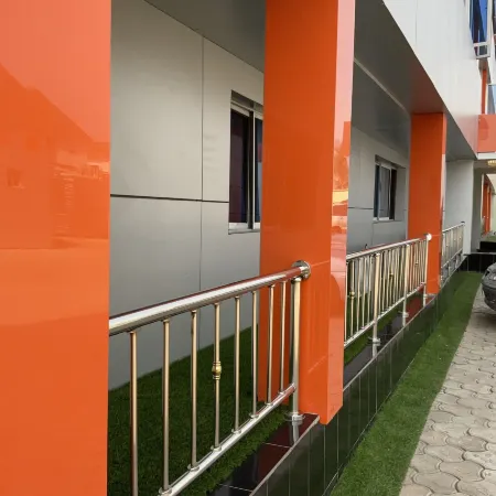 LIS Hotel and Suites