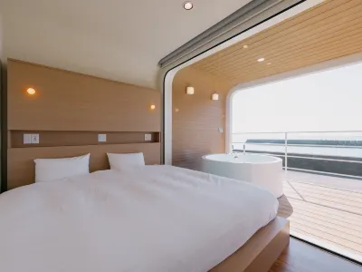 Thousand Garden Tarumizu Hotels near 江之島温泉共同浴場