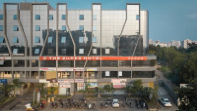 The Zuree Hotel - 2-Star