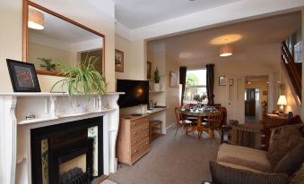 Tilling View with Private Parking