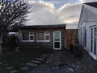 Cosy Rustic Cabin with Hot Tub and Country Views Hotels in Llanelli