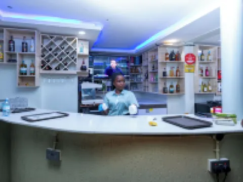 งาบู โฮเทล โรงแรมในคาเซเซ