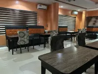 Aotel Hotels & Suite - Ipaja 이그보 엘레린 래스트 버스 스톱 주변 호텔