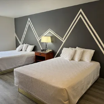 The Junction Hotel and Hostel