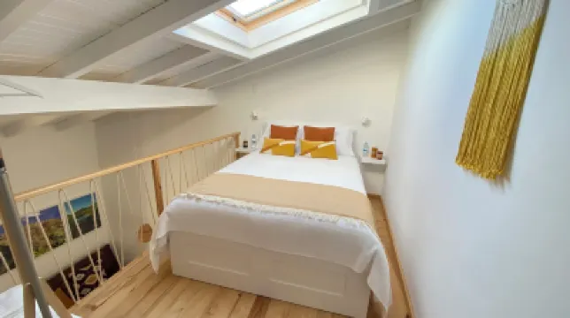 Casa Vinte & Cinco Alojamento Local Hotels in 