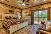 Ern822 - Smoky Oasis - Great Location, Private Indoor Heated Pool! Cabin