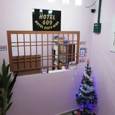 Hotel Sixty Nine