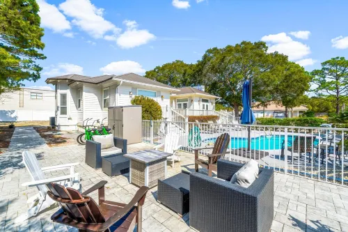 Destin Beach House - Southern Comfort by Panhandle Getaways