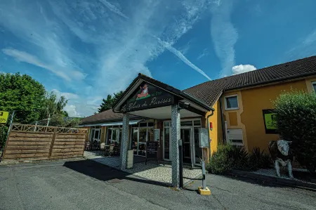 Logis Hôtel - le Relais du Parisis