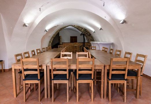 펜지온 오스티스