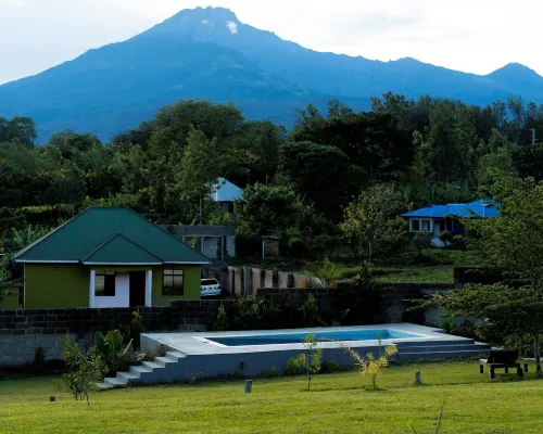 Rafiki Retreat Hotels in Arumeru