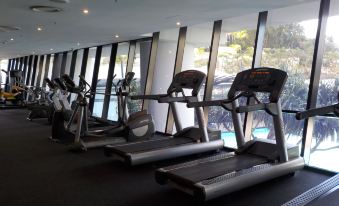 Circle on Cavill - HR Surfers Paradise