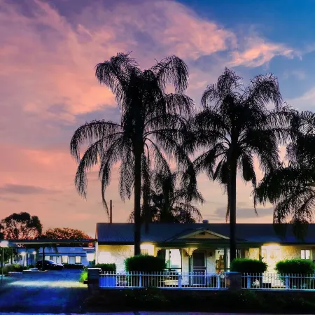 Oasis Motel