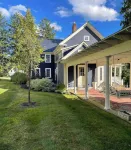 The Inn Crowd Bed and Breakfast Hotels in Holden