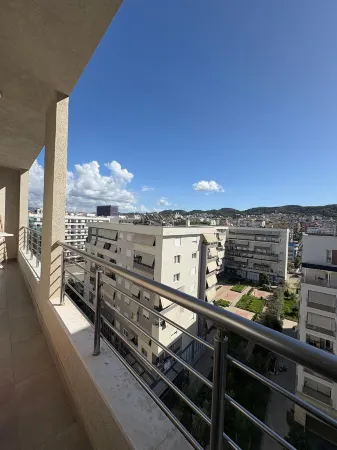 Blue Boutique Apartments 2 Отели рядом с достопримечательностью «Postbllok - Checkpoint Monument»