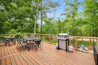 Cozy Retreat - Hot Tub, Firepit, Grill, Lake Access Hotels in Morgan County