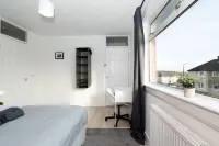 4 Bedrooms-2Bath-Free Parking Hotel di 