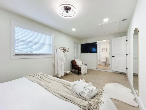 Poolside Paradise Near Siesta Key Beach Hotels in Bee Ridge