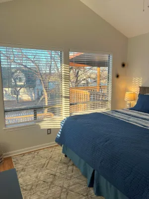 Lake house on Lake LBJ Cove w/Sundeck, Patios and Lake Living – Dog Friendly!