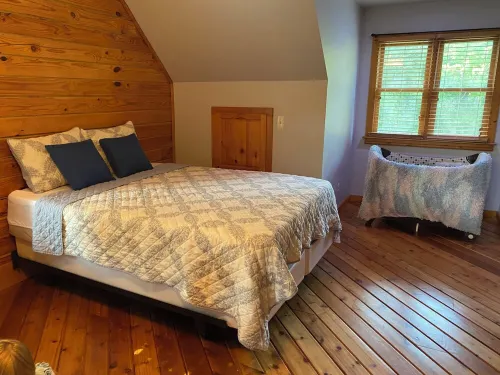 Serene Riverfront Retreat near Historic Camden Sleeps 9 with RV Hookup, WiFi, AC