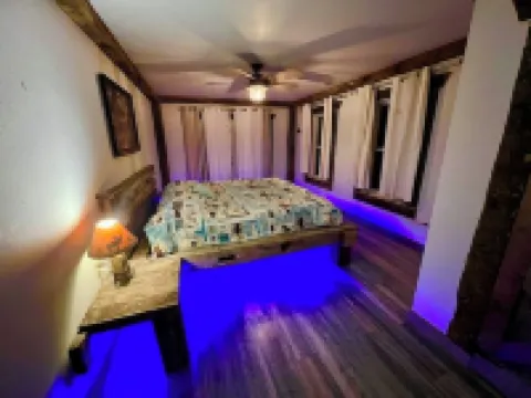 Valley View Lodge w/ Swimming Pond, Waterfalls, and Hot Tub