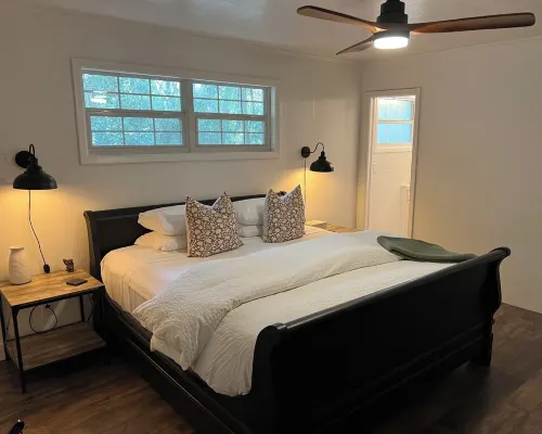 Cozy Lakeside Cabin in Melrose Hotels in Bradford County