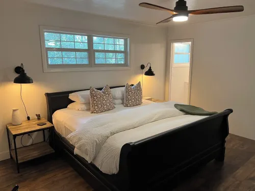 Cozy Lakeside Cabin in Melrose