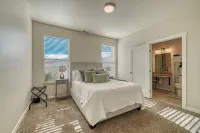 NEW Listing! 3 bed 2 ba Townhome in delightful Salida Colorado!