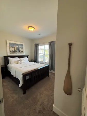 Old Hickory Lake RetreatShort walk to the water!!