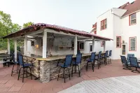 The St. Paul Castle ~ Heated Pool ~ Hot Tub ~ Sauna ~ Arcade ~ Bar ~ 8BR