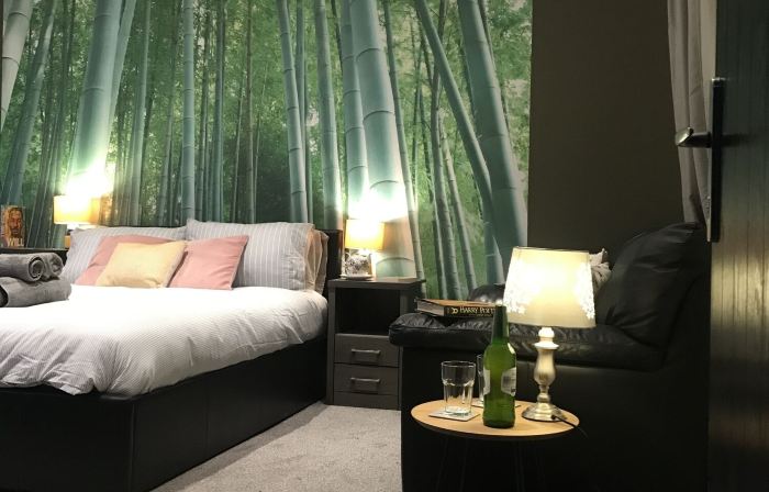 Contemporary 1 Bed Studio for Comfy Stay in Wigan