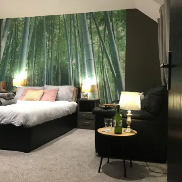 Contemporary 1 Bed Studio for Comfy Stay in Wigan