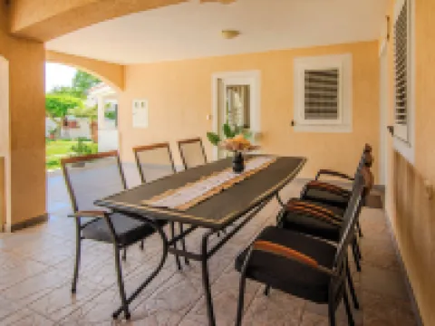 Apartments Juracak Josip i Mira Hotels in Nin
