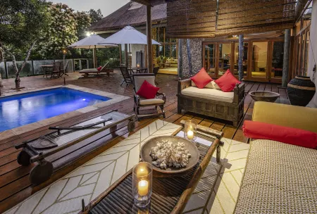 Trogon House and Forest Spa Отели в г. Битоу