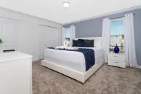 Stunning 4 Bd w/ Pool Close to Disney @ Champions Gate 990