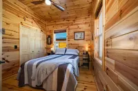 Otsego Lake Access~Fire Pit~Close to Golf~Close to Downtown