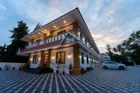 Treebo West Fort Divine Hotels near Maharaja Swathi Thirunal Palace