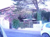 House with garden with 2 bedrooms, 2 bathrooms, 50 meters from Beach