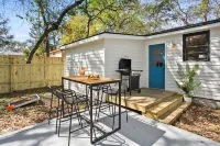 Farmhouse Haven with Firepit, Grill, and HammocK 오그너돌프 몰 도서관 주변 호텔