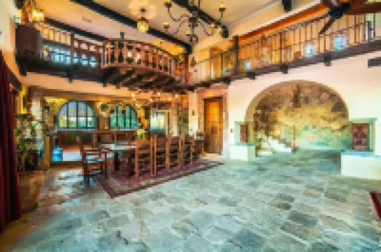 LUXURIOUS "HACIENDA ANTIGUA" - FEATURED ON TRAVEL SHOW,  'A SENSE OF PLACE'